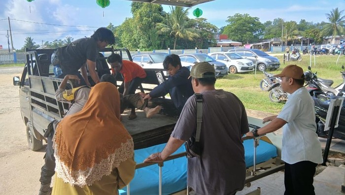 Begal diamuk massa saat tiba di rumah sakit