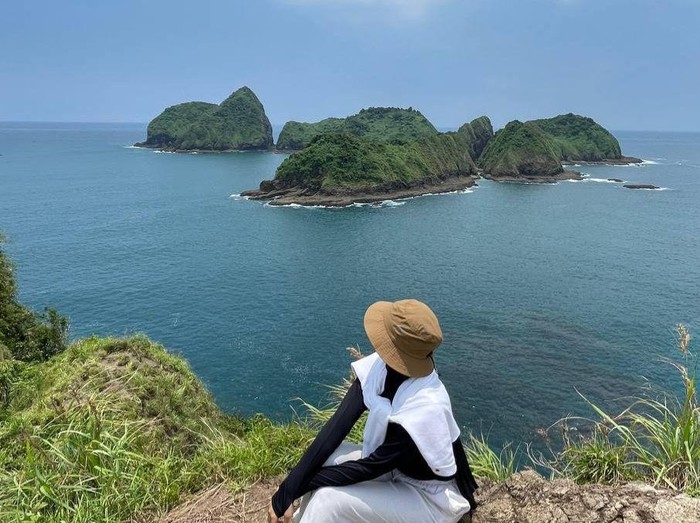 Berwisata di Pulau Bedil Banyuwangi
