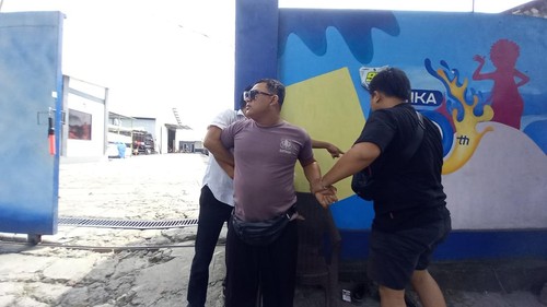 BH, satpam toko bangunan di Mataram ditangkap polisi, Rabu (21/5/2025) lantaran menjadi penjual sabu. (Istimewa)