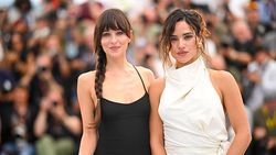 Dakota Johnson dan Adria Arjona Non-Monogami Etis