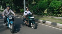 Saat Dikta membagikan momen motoran bareng, Rachel Cia langsung gercep komentar nih. Keren juga plat nomernya bahasa Latin, tulis Rachel. Dikta membalas, latin penyanyi.  (Foto: dok Instagram)