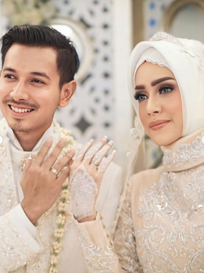 Fairuz A Rafiq Fairuz A Rafiq dan Sonny Septian.