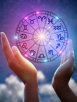 Prediksi Nasib Zodiak di 2026 Menurut Tarot: Libra, Scorpio, Sagitarius