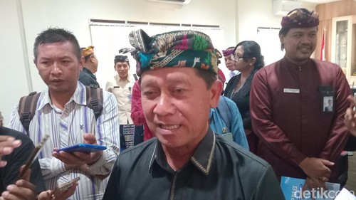Ketua Komisi IV DPRD Bali, I Nyoman Suwirta, seusai rapat koordinasi SPMB 2025 di kantor Ombudsman RI perwakilan Bali, Kamis (22/5/2025).
