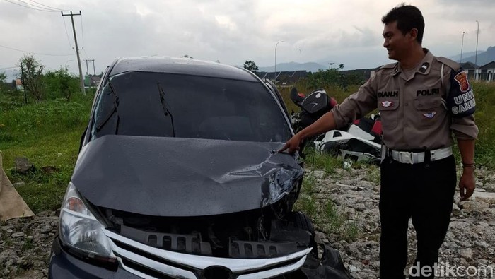Korban kecelakaan di Tol Cisumdawu saat di RSUD Umar Wirahadikusumah Sumedang.