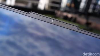 Di atas layar terdapat webcam 5 MP dengan e-shutter. Foto: Adi Fida Rahman/detikINET