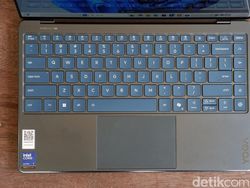 Unboxing Lenovo Yoga Slim 9i: Laptop Kamera Bawah Layar Desain Cantik