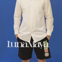 Yang tak kalah bikin salfok ialah penampilan Maxime yang tampak santai mengenakan celana pendek, mengingat hanya tubuh bagian atas yang akan difoto. Foto: TikTok/@lunamaya