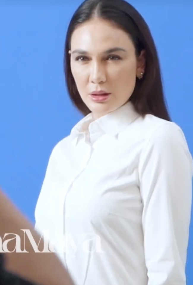 Sambil bercanda, Luna memamerkan pose model dirinya. Banyak neetizen yang juga menyebut pemotretan buku nikah Luna dan Maxime itu bak model yang sedang photoshoot. mereka doang foto buku nikah kayak photoshoot, komentar salah seorang netizen. disuruh foto buku nikah malah jadi model, tambah netizen lain. Foto: TikTok/@lunamaya