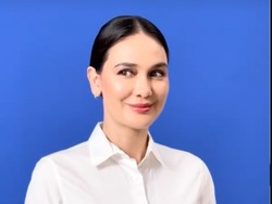 8 Gaya Luna Maya-Maxime Pemotretan Buku Nikah, Bak Model Lagi Photoshoot