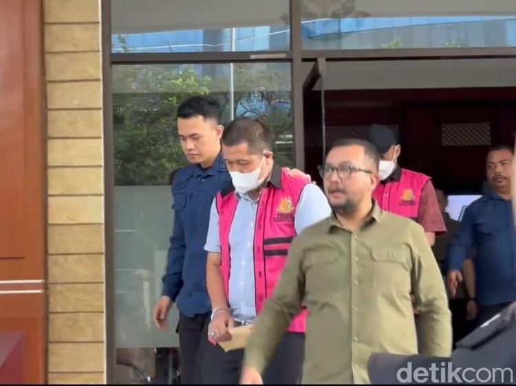 Tampang Eks Dirjen Kominfo Cs Ditahan Jaksa di Kasus Korupsi PDNS