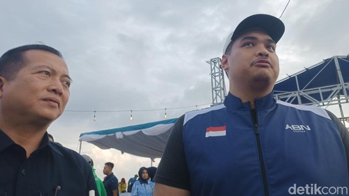 Gubernur NTB Lalu Iqbal (kiri) dan Menpora Dito Ariotedjo di Lombok Tengah, Kamis (22/5/2025).