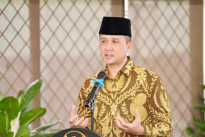 Menteri Transmigrasi M. Iftitah Sulaiman Suryanagara