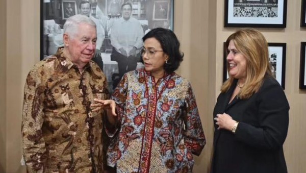 Momen Akrab Sri Mulyani dengan Bos Freeport