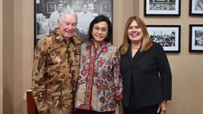 Menteri Keuangan Sri Mulyani Indrawati hari ini kedatangan Chairman of the Board Freeport McMoRan Richard Adkerson serta Presiden & CEO Freeport McMoRan Kathleen Quirk di Kementerian Keuangan, Jakarta.