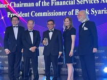 Eks Bos OJK Muliaman Hadad Dapat Penghargaan Internasional