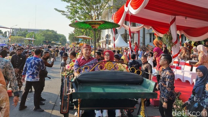 Parade Surabaya Vaganza 2023
