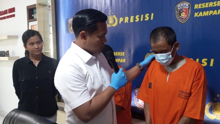 Pelaku dikala diinterogasi polisi (Foto: Istimewa)