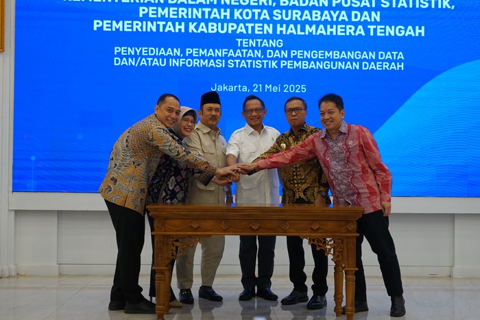 MoU bersama Kementerian Dalam Negeri (Kemendagri) dan Badan Pusat Statistik (BPS) di kantor Kementerian Perencanaan Pembangunan Nasional (PPN)/ Badan Perencanaan Pembangunan Nasional (Bappenas).