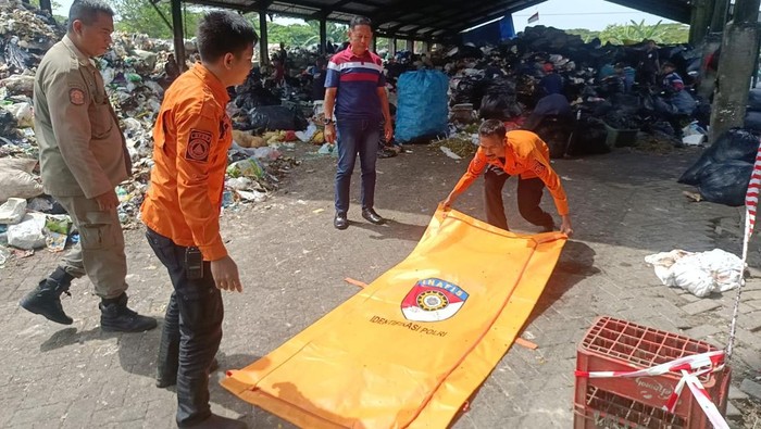 Penemuan jasad bayi di TPS Alas Malang Surabaya