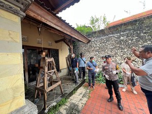Sopir Travel Ditemukan Tewas Tergantung di Rumah Kosong