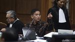 Potret Eks Kader PDIP Saiful Bahri jadi Saksi dalam Sidang Hasto Kristiyanto
