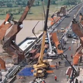 Progres pembangunan Jembatan Pandansimo yang menghubungkan Bantul dan Kulon Progo, DIY. Foto diunggah Kamis (22/5/2025).