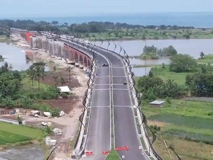 Proyek pembangunan Jembatan Pandansimo yang menghubungkan Bantul dan Kulon Progo, DIY. Foto diunggah Kamis (22/5/2025).