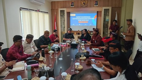 Rapat koordinasi SPMB 2025 di Ombudsman RI Perwakilan Bali, Kamis (22/5/2025). (Aryo Mahendro/detikBali)