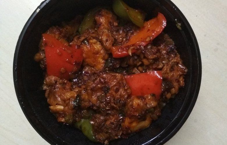 Resto Ini Ketahuan Simpan Makanan Busuk dan Dapurnya Penuh Kecoak