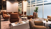 Lounge ini juga menawarkan berbagai fasilitas seperti tempat istirahat yang tenang, kamar mandi yang elegan, area kerja yang lengkap dengan printer dan mesin fotokopi serta fasilitas hiburan yang lengkap dengan area TV dan banyak pilihan untuk membaca. (Lufthansa)