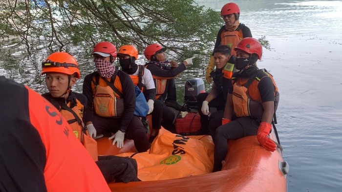 Seorang ibu yang terseret arus sungai di Tulungagung ditemukan