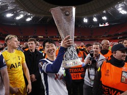 Kontrak Son di Tottenham tersisa semusim lagi. Pihak klub mau jual Son sebelum kontraknya habis, agar tidak pergi dengan bebas transfer (REUTERS/Andrew Couldridge)