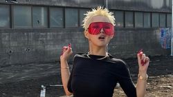 Pesona Soyeon i-dle dengan Pixie Cut Pesona Soyeon i-dle dengan Pixie Cut
