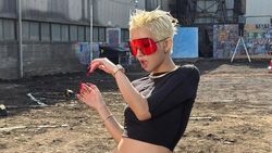 Pesona Soyeon i-dle dengan Pixie Cut Pesona Soyeon i-dle dengan Pixie Cut
