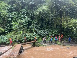 Pria Hilang Terseret Arus Air Terjun Nungnung Saat Cari Drone Jatuh