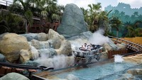 Di Celestial Park, pengunjung dapat menikmati Stardust Racers, sebuah roller coaster ganda yang menawarkan pengalaman balapan dengan kecepatan tinggi. Selain itu, terdapat Constellation Carousel, wahana komidi putar dengan tema rasi bintang yang menampilkan gerakan unik dan efek cahaya.  