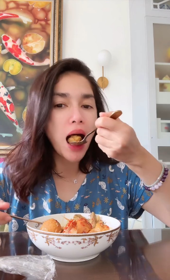 Ussy Sulistiawaty