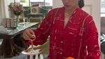 Momen Ussy Sulistiawaty Masak dan Makan Bareng Andhika