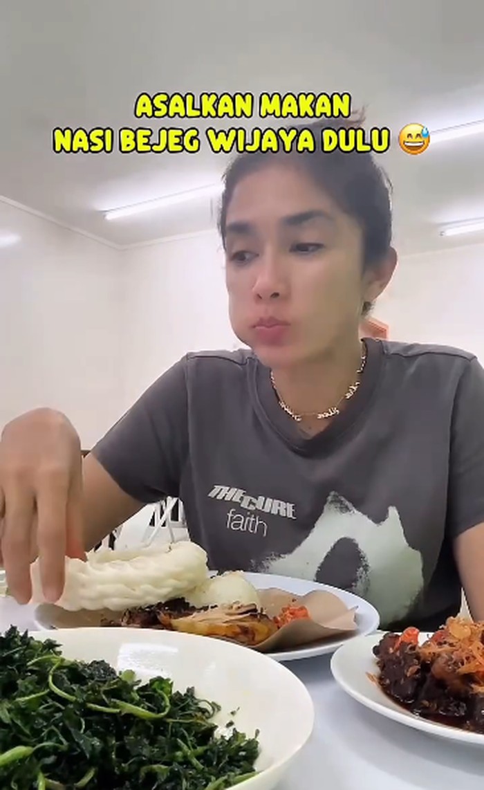 Ussy Sulistiawaty