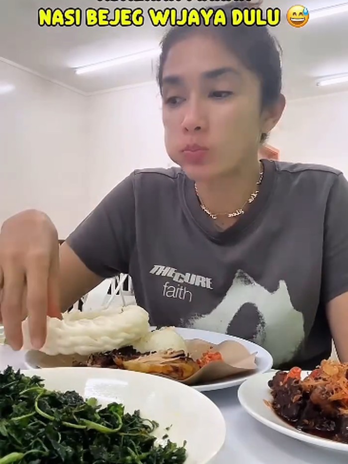 Ussy Sulistiawaty