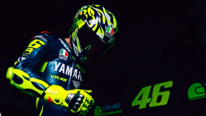 Valentino Rossi geber Yamaha R1 lagi