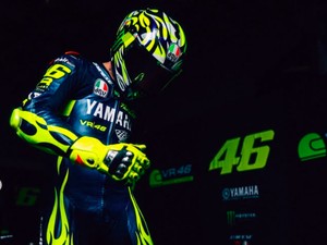 Valentino Rossi Geber Motor Yamaha Lagi di Sirkuit Mugello