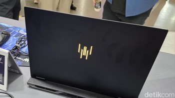 Helios Neo 14 AI dilengkapi layar OLED 2.8K WQXGA+ (2880 x 1800) 14,5 inci berasio 16:10, dengan waktu respons 0,2 ms dan mendukung 100% spektrum warna DCI-P3. Laptop ini juga mendukung NVIDIA Advanced Optimus. Foto: Fino/detikinet