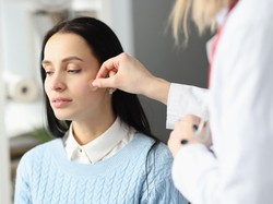 Mengenal Acne Patch, Cara Kerja dan Manfaatnya