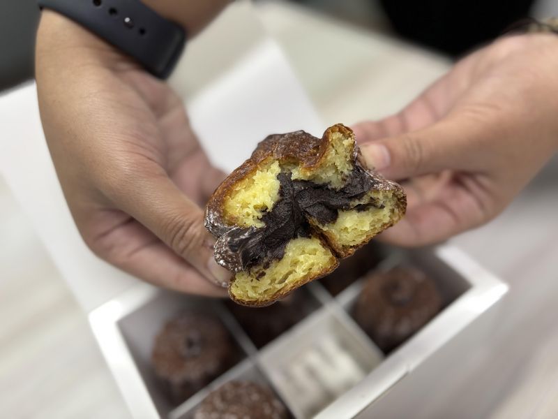 Adu Legit Renyah 3 Canele Prancis di Jakarta, Mana yang Paling Enak?