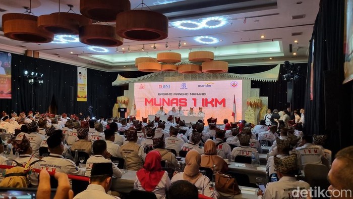 Andre Rosiade terpilih sebagai Ketua Umum DPP Ikatan Keluarga Minang (IKM) periode 2025-2030 secara aklamasi. (Taufiq/detikcom).