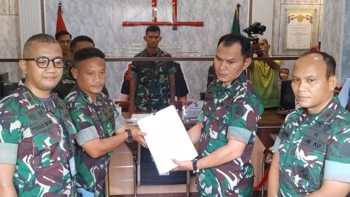 Berkas dua tersangka penembakan tiga anggota polisi Lampung diserahkan ke Pengadilan militer I-05