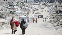Sebagian besar dari 2,4 juta penduduk Gaza telah mengungsi setidaknya satu kali selama perang. REUTERS/Mahmoud Issa