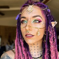 “Itu pengalaman yang sangat aneh. Aku harus belajar bicara lagi supaya tidak cadel,” ungkapnya, seperti dikutip dari Daily Star.  Foto: dok. Instagram @flower.friendly